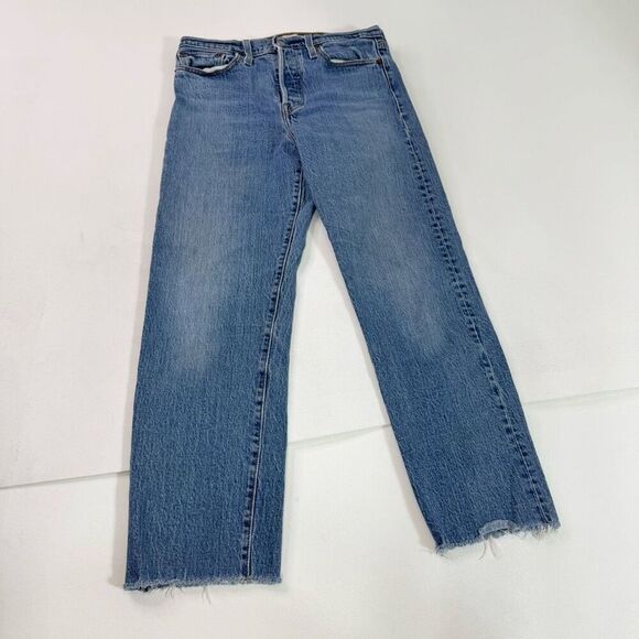 Levi's Jeans Womens 28 Wedgie Straight Medium Wash High Rise - Picture 1 of 10